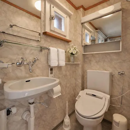 Шале Cozy Traditional Chalet, Stunning Mountain Views Гриндельвальд