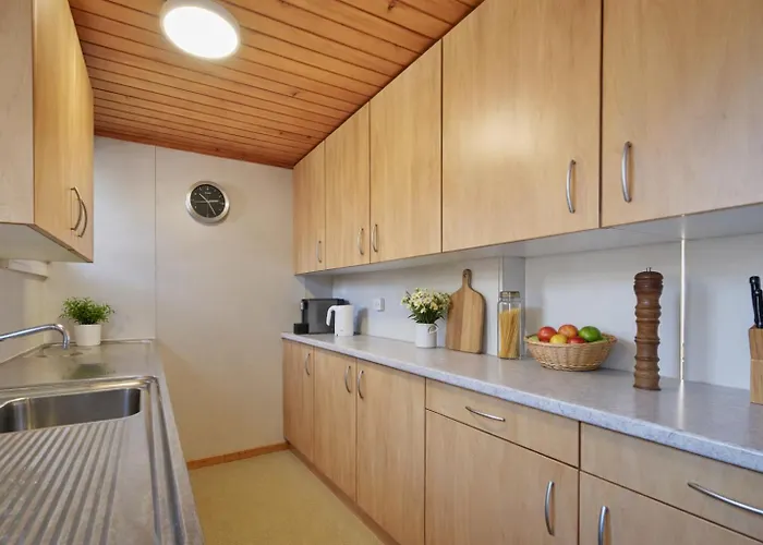 Cozy Traditional Chalet, Stunning Mountain Views 格林德瓦