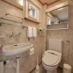 Chalet Cozy Traditional Chalet, Stunning Mountain Views Grindelwald
