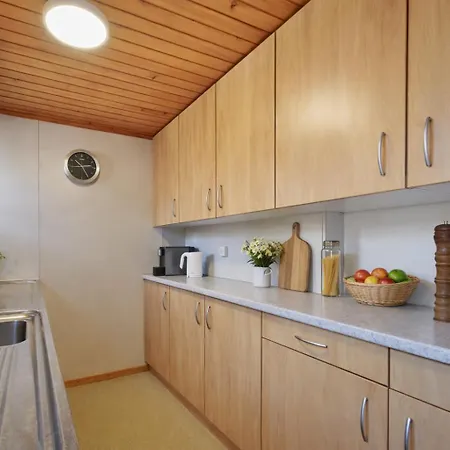 Cozy Traditional Chalet, Stunning Mountain Views 그린델발트