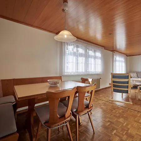 Cozy Traditional Chalet, Stunning Mountain Views 샬레 그린델발트