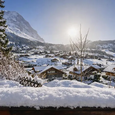 Cozy Traditional Chalet, Stunning Mountain Views Chalet